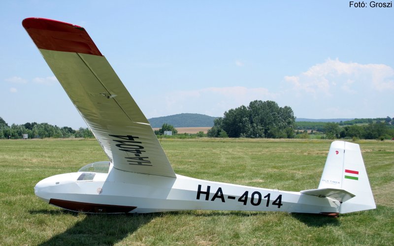 Kép a HA-4014 (2) lajstromú gépről.