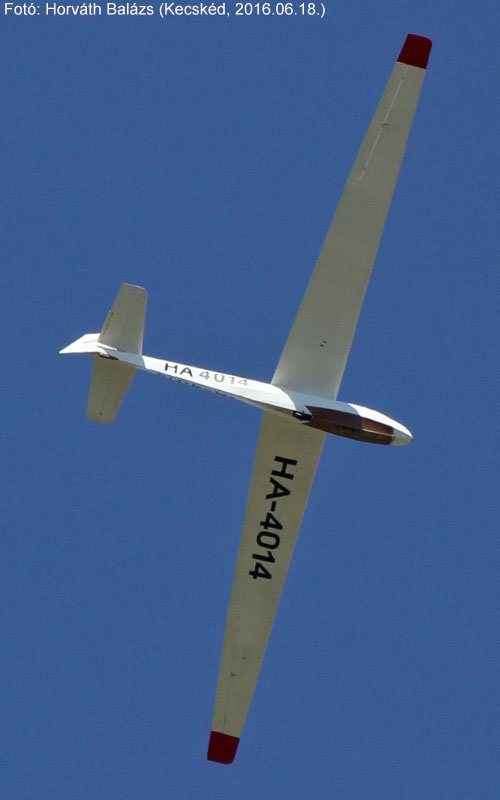 Kép a HA-4014 (2) lajstromú gépről.