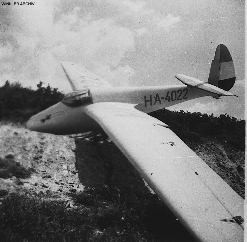 Kép a HA-4022 (1) lajstromú gépről.