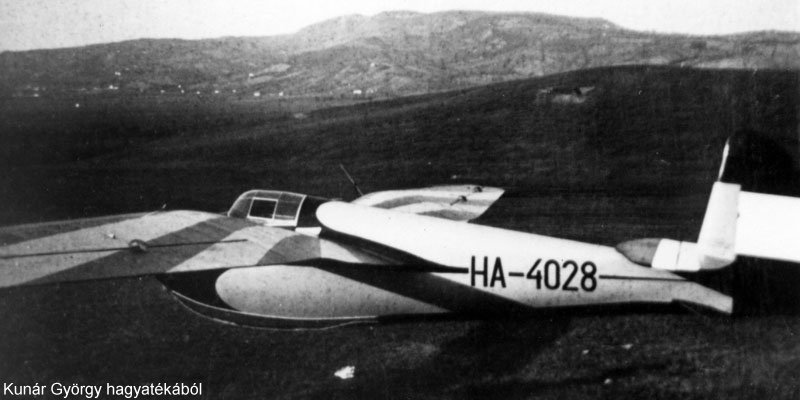 Kép a HA-4028 (1) lajstromú gépről.