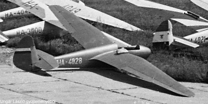 Kép a HA-4028 (1) lajstromú gépről.