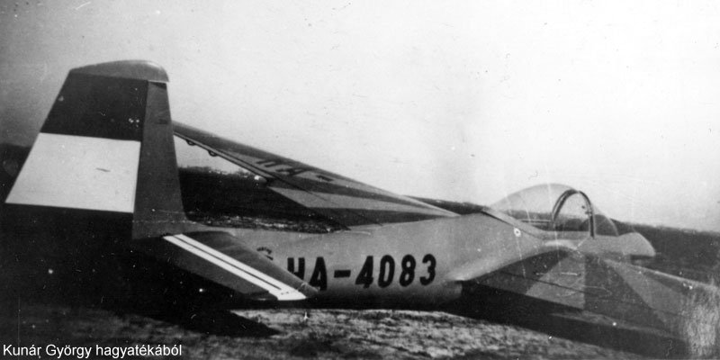 Kép a HA-4083 (2) lajstromú gépről.