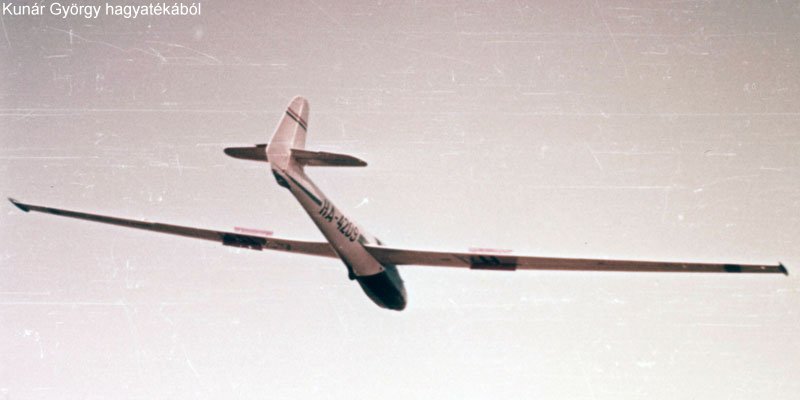 Kép a HA-4209 (1) lajstromú gépről.