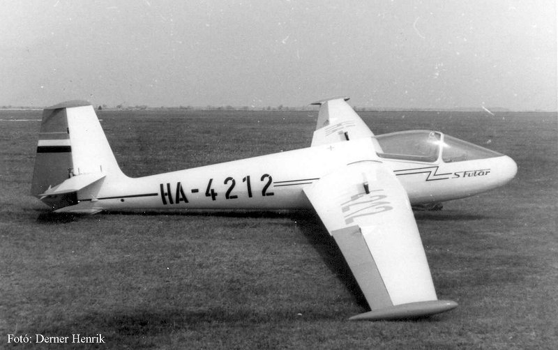 Kép a HA-4212 lajstromú gépről.