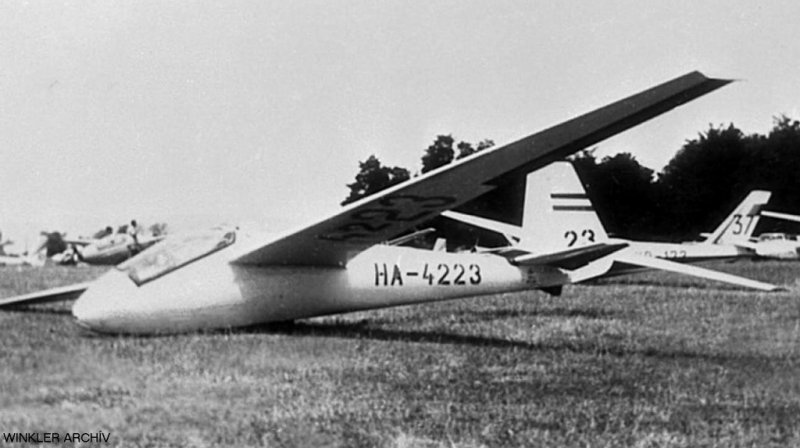 Kép a HA-4223 lajstromú gépről.