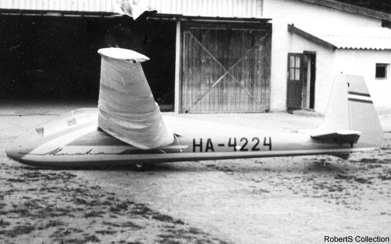 Kép a HA-4224 lajstromú gépről.