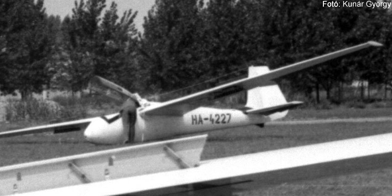 Kép a HA-4227 lajstromú gépről.