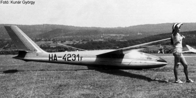 Kép a HA-4231 (2) lajstromú gépről.