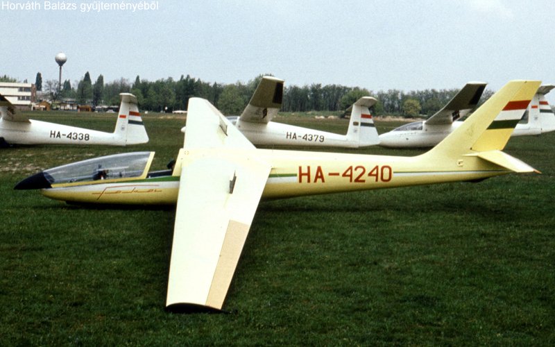 Kép a HA-4240 lajstromú gépről.