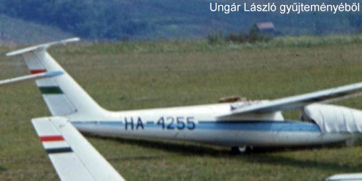 Kép a HA-4255 lajstromú gépről.