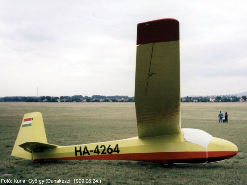 Kép a HA-4264 lajstromú gépről.