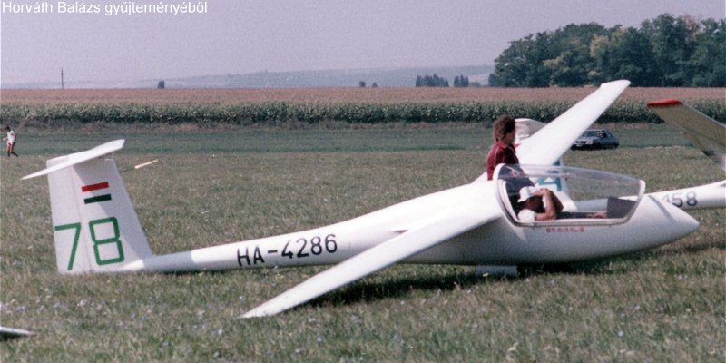 Kép a HA-4286 lajstromú gépről.