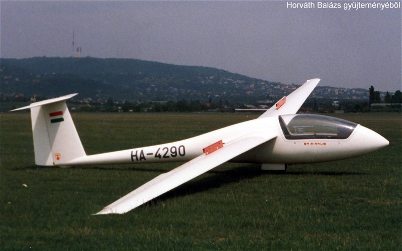 Kép a HA-4290 lajstromú gépről.