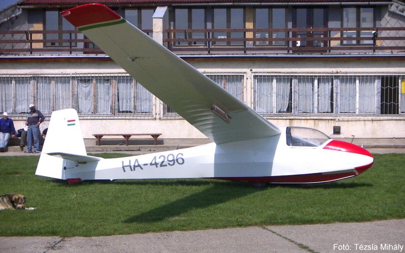 Kép a HA-4296 lajstromú gépről.