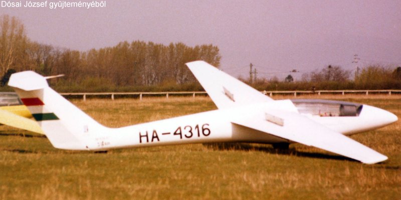 Kép a HA-4316 lajstromú gépről.