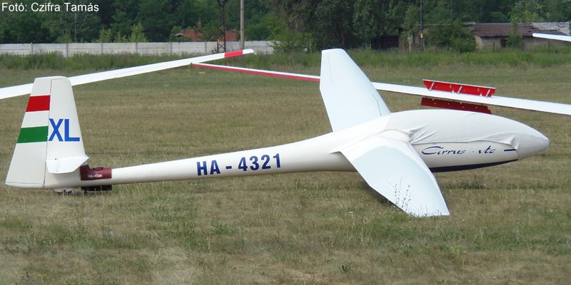 Kép a HA-4321 lajstromú gépről.