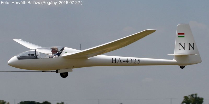 Kép a HA-4325 lajstromú gépről.