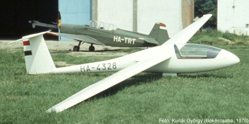 Kép a HA-4328 lajstromú gépről.