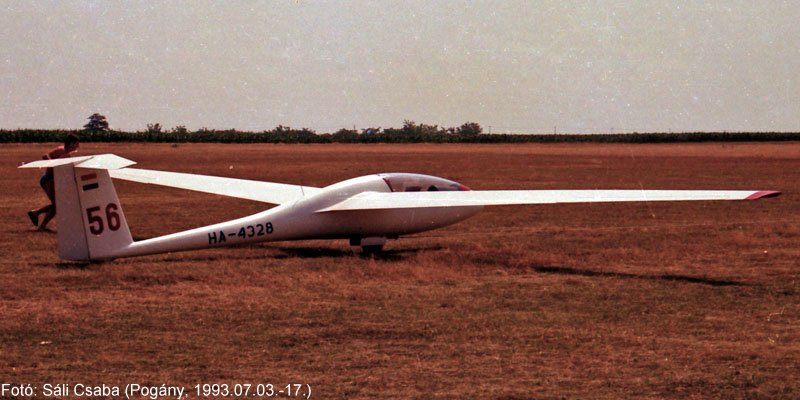 Kép a HA-4328 lajstromú gépről.