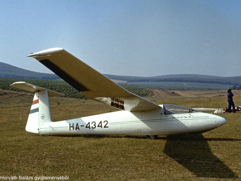 Kép a HA-4342 lajstromú gépről.