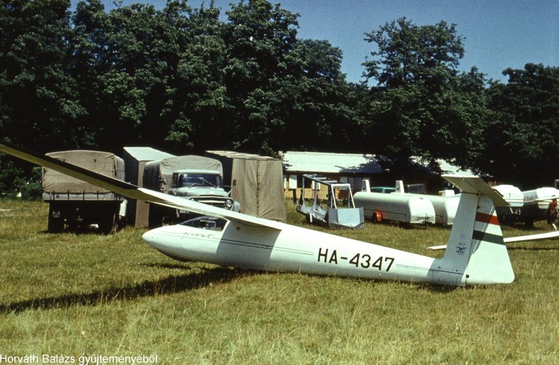 Kép a HA-4347 lajstromú gépről.