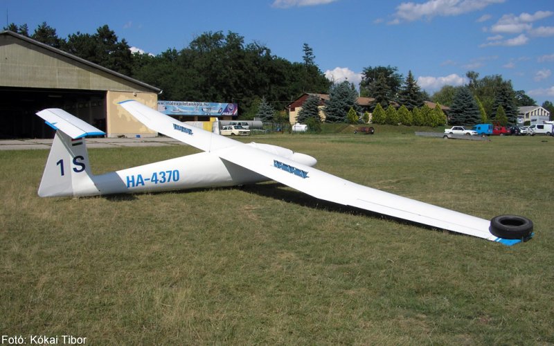 Kép a HA-4370 lajstromú gépről.