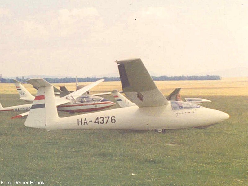 Kép a HA-4376 lajstromú gépről.