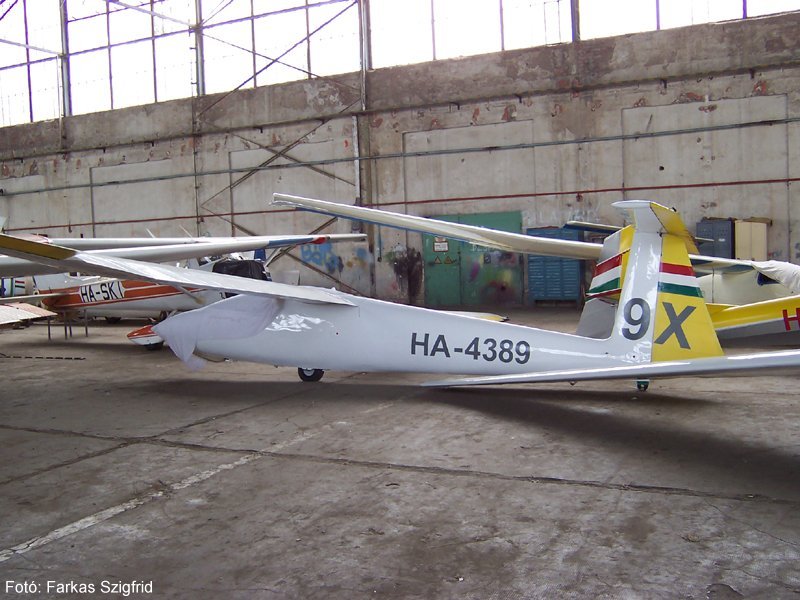 Kép a HA-4389 lajstromú gépről.