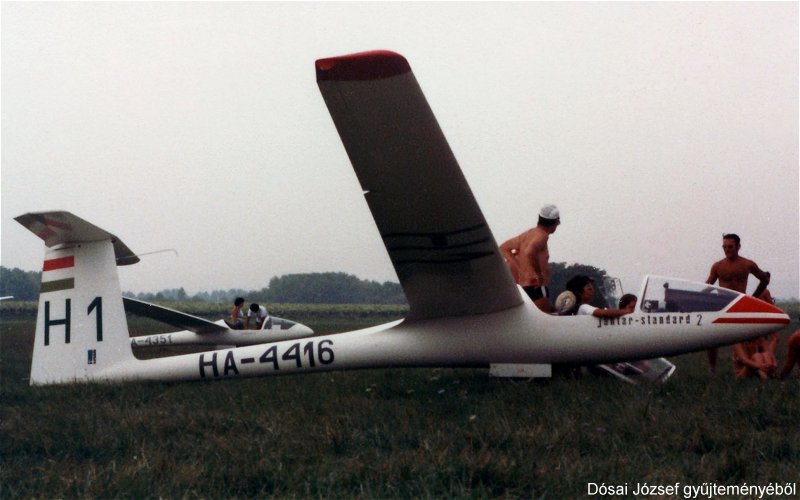 Kép a HA-4416 lajstromú gépről.