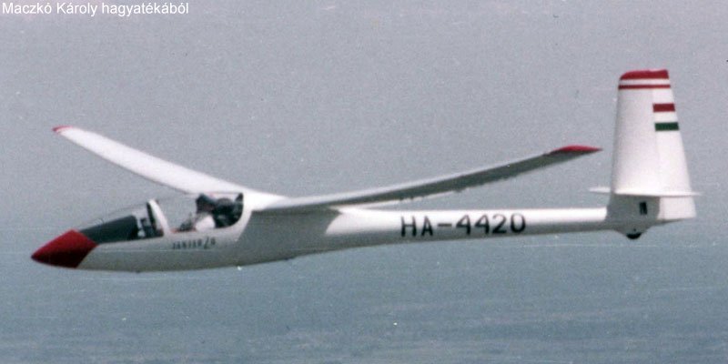 Kép a HA-4420 lajstromú gépről.