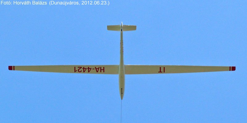 Kép a HA-4421 lajstromú gépről.