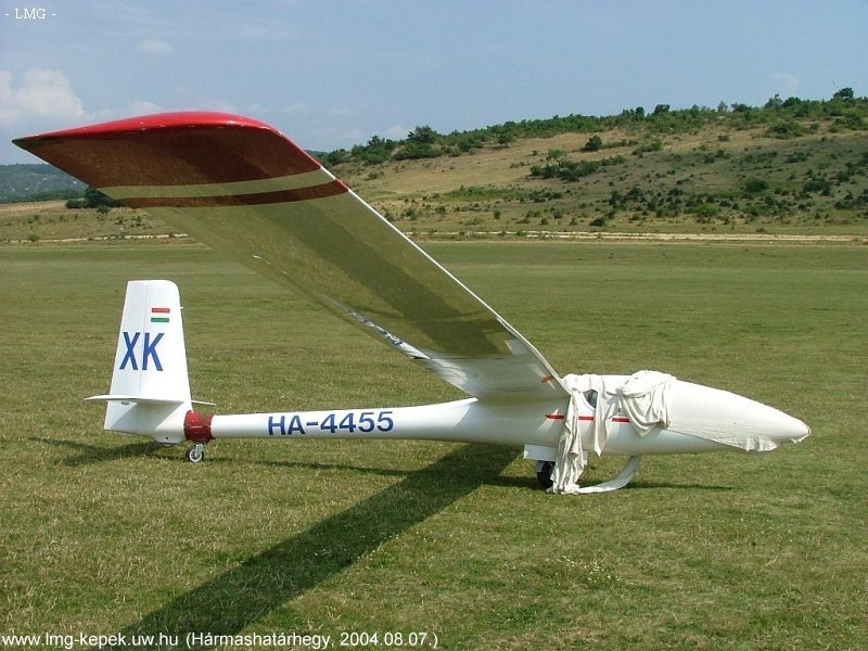 Kép a HA-4455 lajstromú gépről.