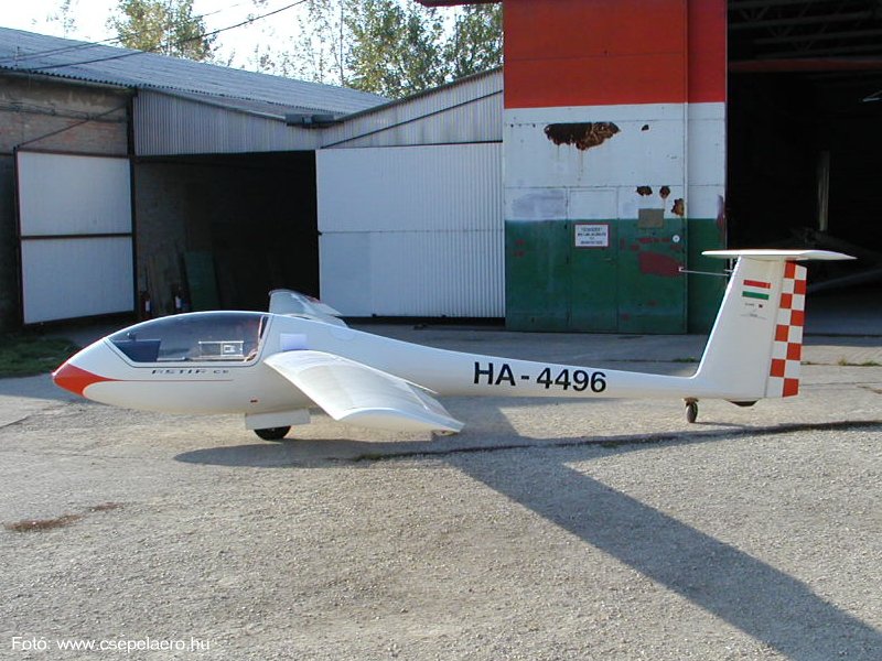 Kép a HA-4496 lajstromú gépről.
