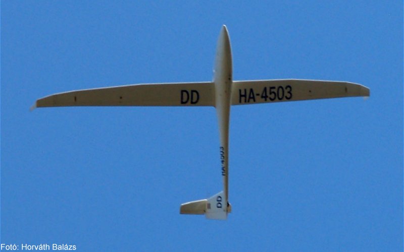 Kép a HA-4503 lajstromú gépről.