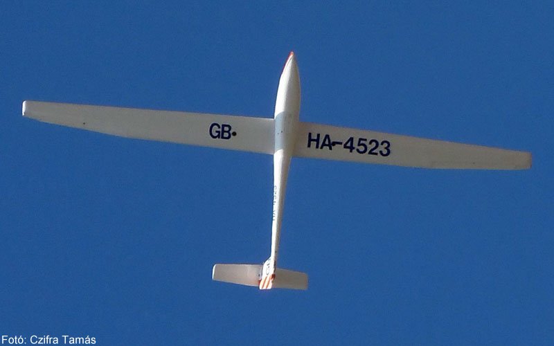 Kép a HA-4523 lajstromú gépről.