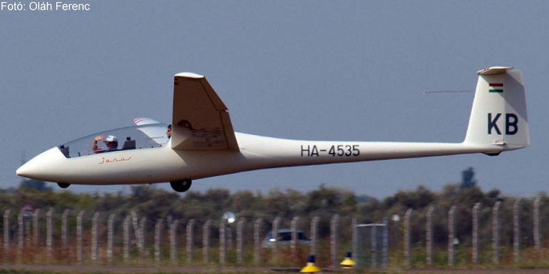 Kép a HA-4535 lajstromú gépről.