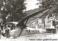 Kép a HA-4004 (1) lajstromú gépről.