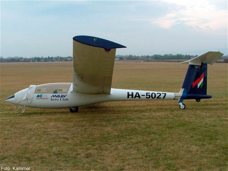 Kép a HA-5027 (2) lajstromú gépről.