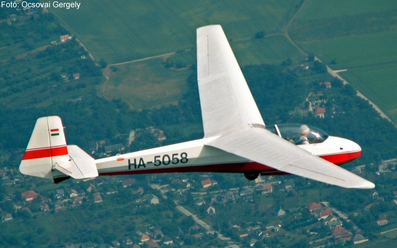 Kép a HA-5058 (2) lajstromú gépről.