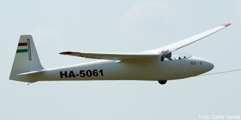 Kép a HA-5061 (2) lajstromú gépről.