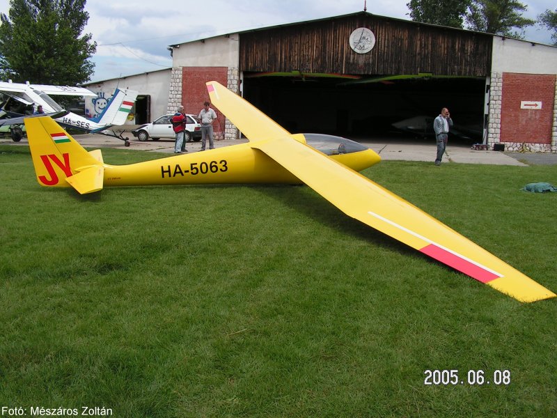 Kép a HA-5063 (2) lajstromú gépről.