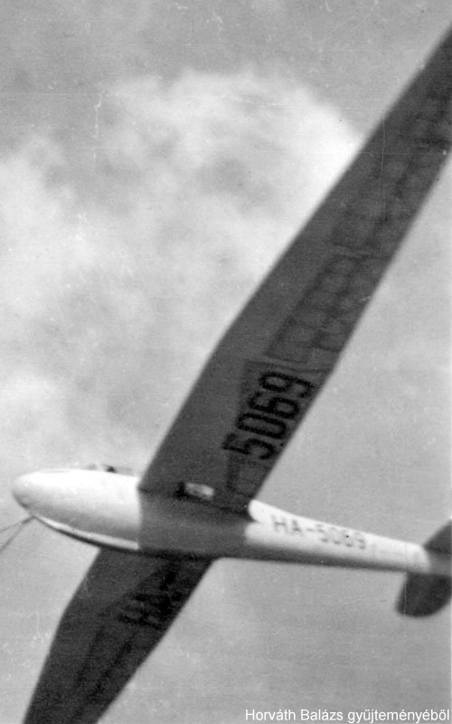 Kép a HA-5069 (1) lajstromú gépről.
