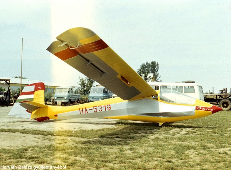 Kép a HA-5319 lajstromú gépről.
