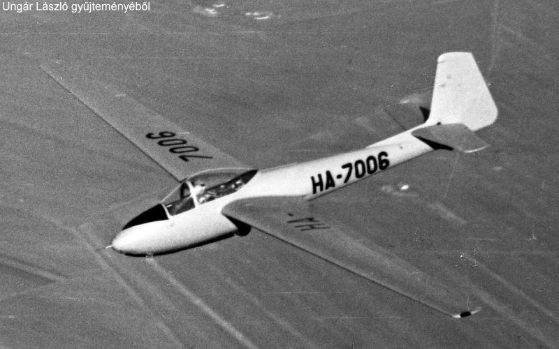 Kép a HA-7006 lajstromú gépről.
