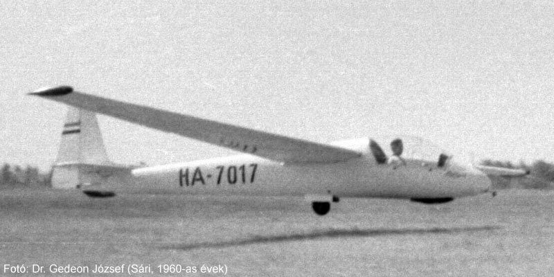 Kép a HA-7017 lajstromú gépről.