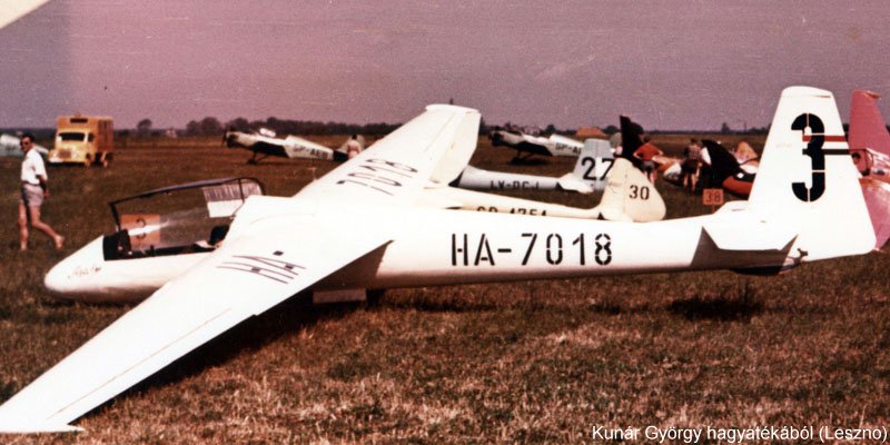 Kép a HA-7018 lajstromú gépről.