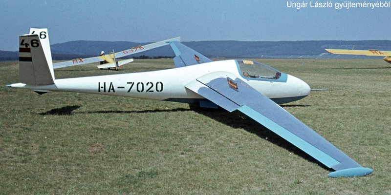 Kép a HA-7020 lajstromú gépről.
