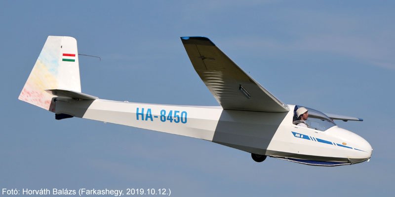 Kép a HA-8450 lajstromú gépről.