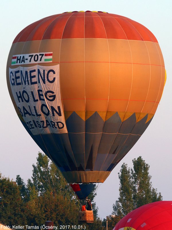 Kép a HA-707 lajstromú gépről.