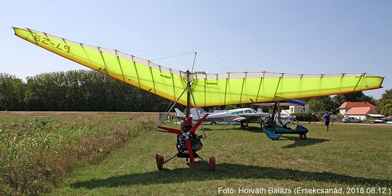 Kép a 67-28 lajstromú gépről.